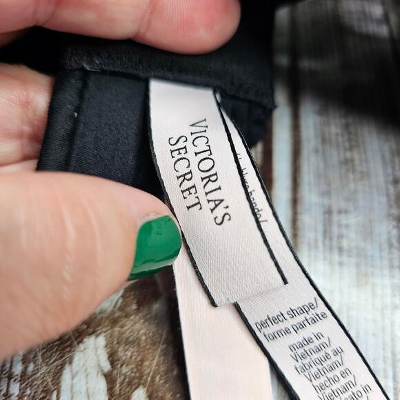 Victoria's secret black perfect shape bra convertible straps Women's size 44C - Picture 5 of 6